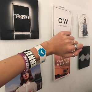 JACOB WHITESIDES RUBBER BRACELET MERCH